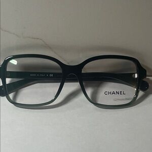 Authentic CHANEL black fading green 3339 c. 1560